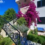 My Place Hvar Apartamento *